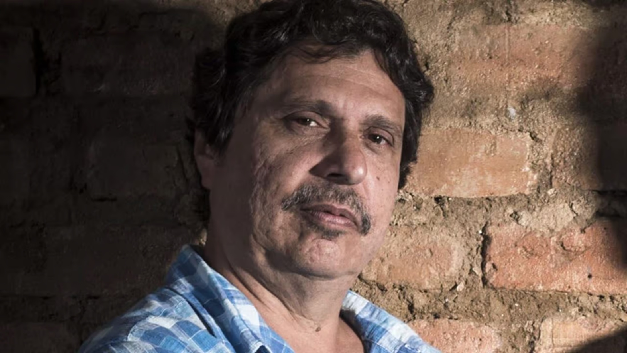 Mauro Wilson renova contrato e fará mais 2 novelas na Globo