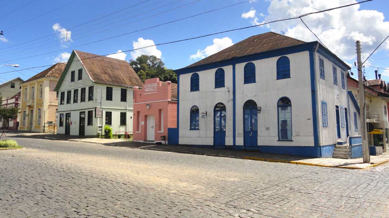 A Cidade Mais Italiana do Brasil onde o tempo parou: a vila gaúcha eleita pela ONU entre as melhores do planeta, com casarões de madeira preservados há 140 anos