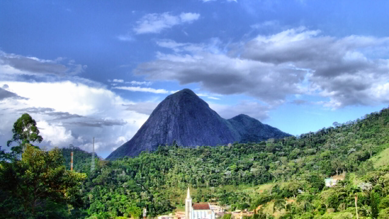 O céu mais escuro da América Latina e o parque mais antigo do Rio de Janeiro: a cidade da serra que virou referência em ecoturismo