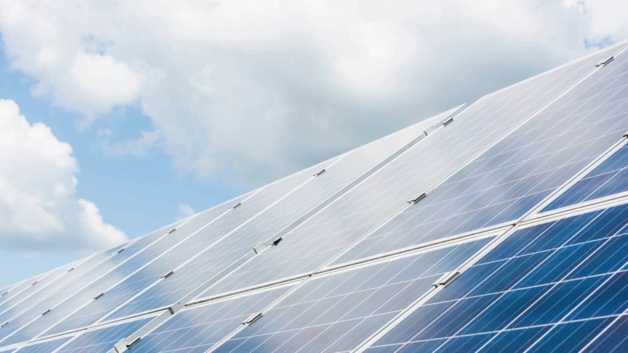 China utiliza "eletricidade das montanhas" para aproveitar energia