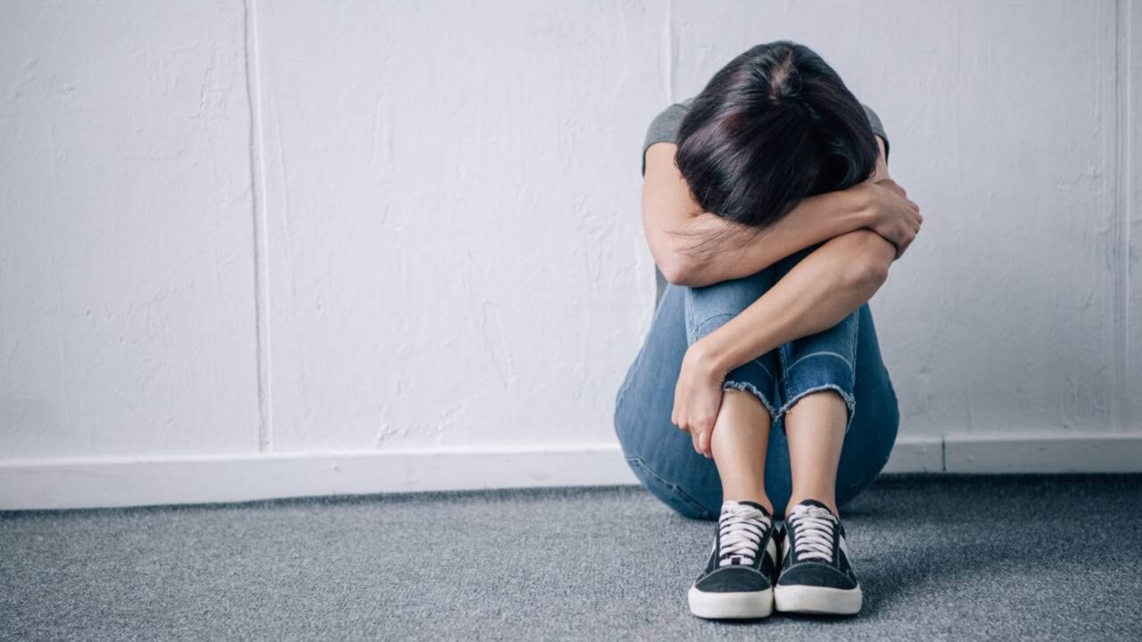 "Estar sozinho" virou uma crise coletiva em meio à era digital