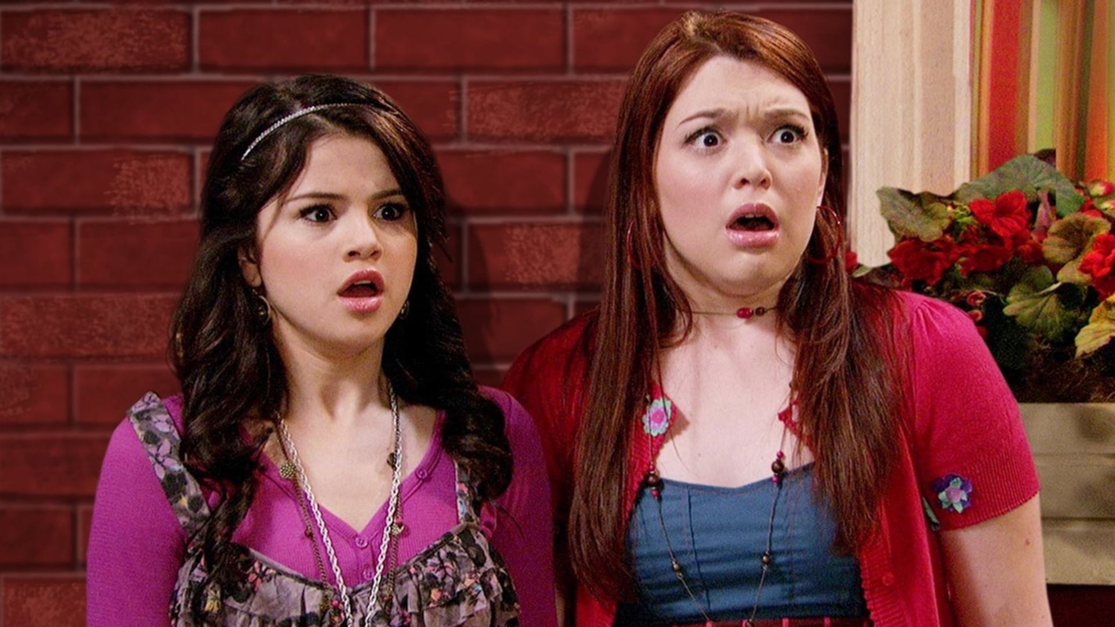 Jennifer Stone volta para o final de Waverly Place
