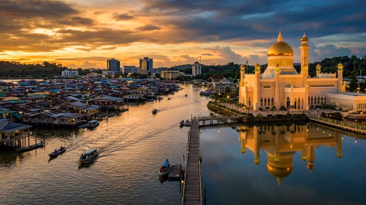 Esse pequeno país quase escondido na Ásia parece silencioso demais, mas guarda palácios bilionários, regras rígidas e muito ouro
