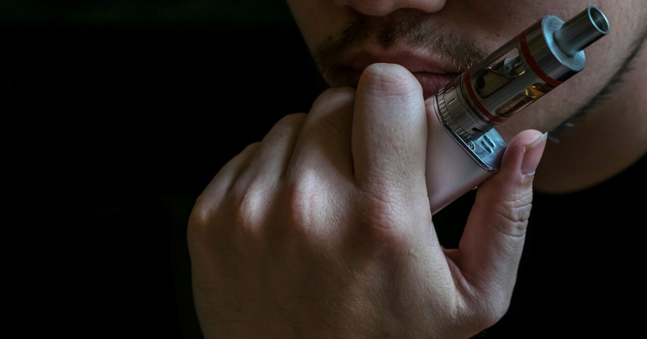 Quase um terço dos jovens brasileiros já usou o “inofensivo” vape