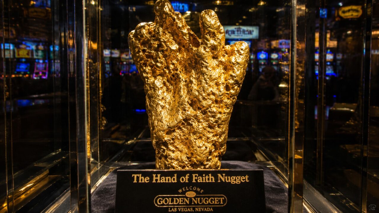 A pepita Hand of Faith que virou lenda ao ser encontrada com um detector comum