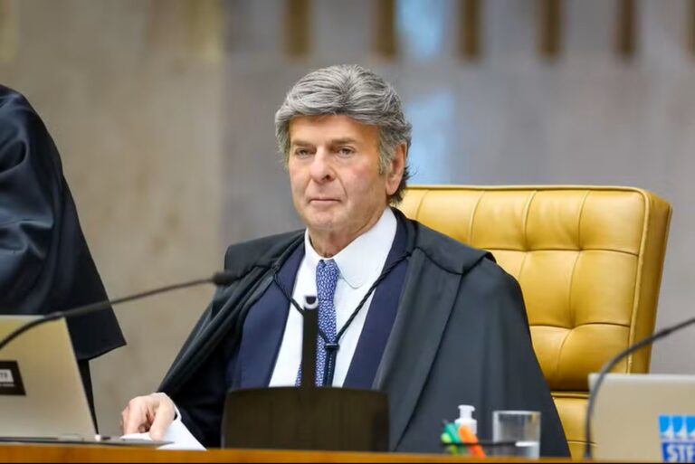 Fux vota para anular mudanças na Lei da Ficha Limpa