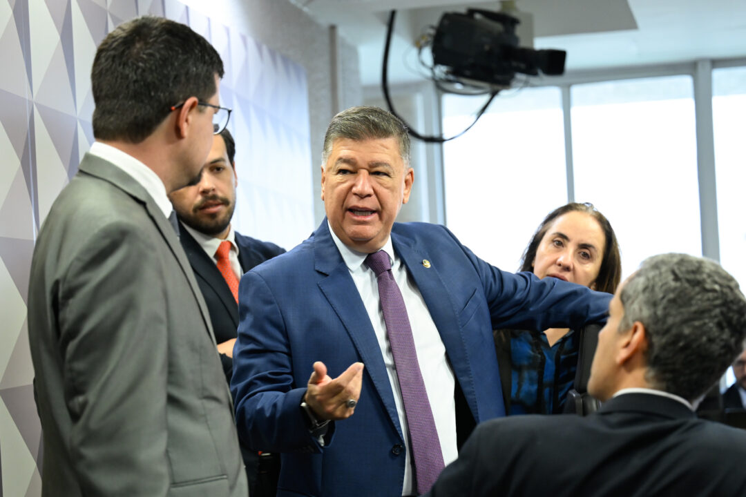 Erro em propina expõe contabilidade do esquema do INSS, diz Viana