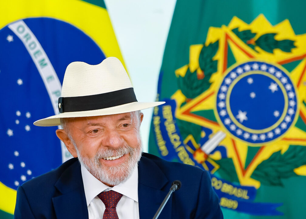 Governo Lula lucrou R$ 1,85 bilhão com taxa das blusinhas