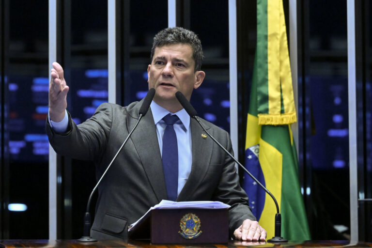 Moro vê “perplexidade” em troca de delegado da PF no caso INSS