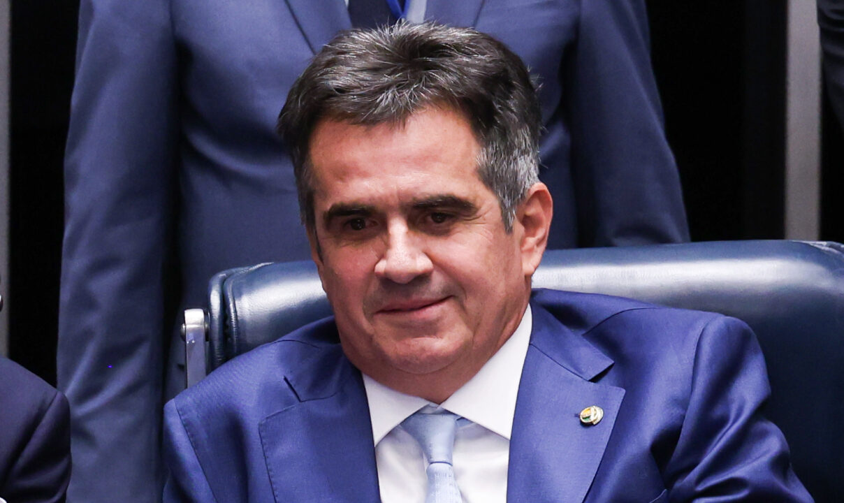 Mendonça recoloca sob sigilo investigação sobre Ciro Nogueira