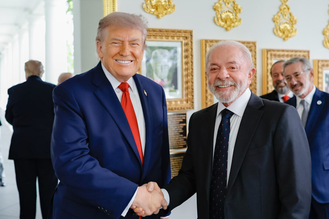 Wilson Pedroso na Crusoé: Fique longe, Trump