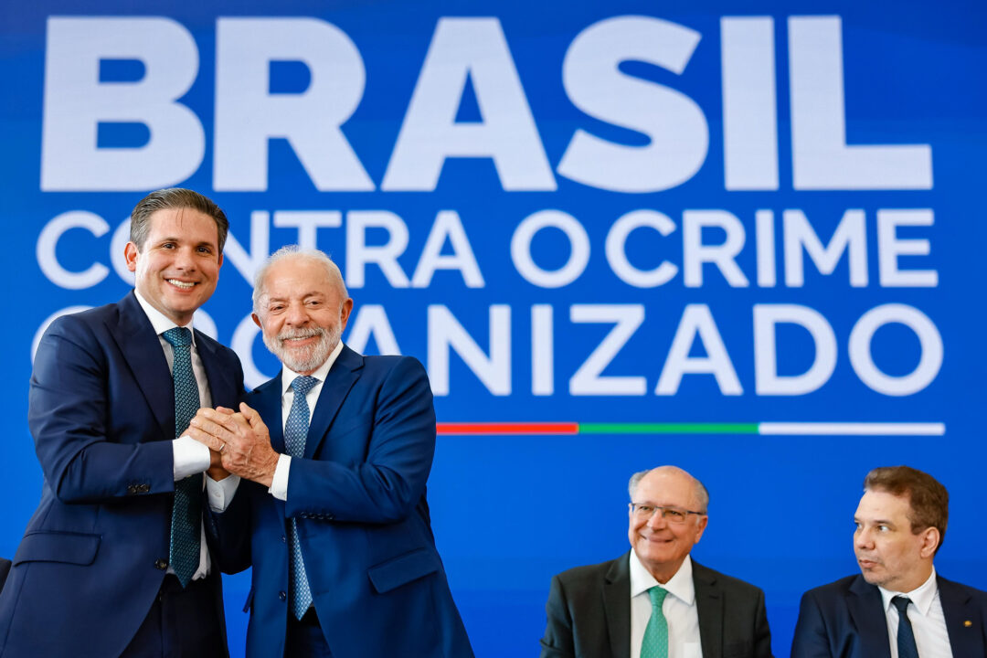 Crusoé: Lula acha nova desculpa para não criar Ministério da Segurança