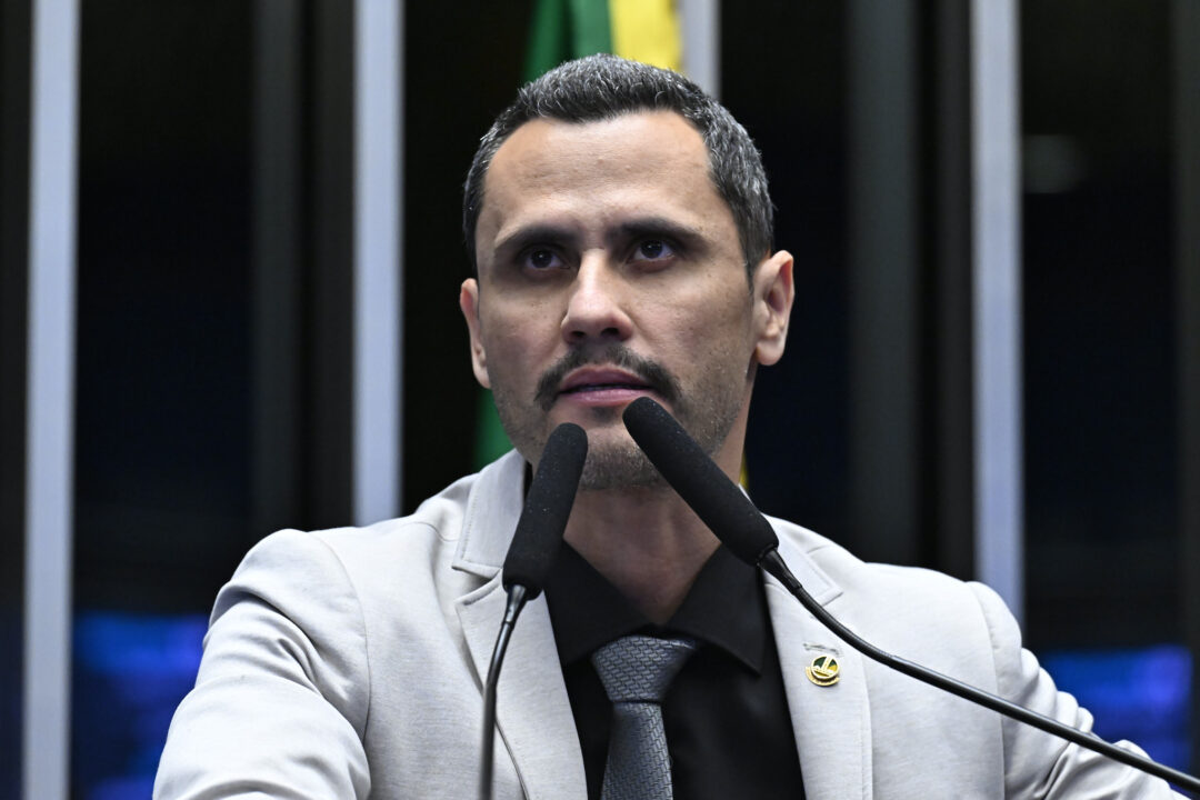 Cleitinho sinaliza candidatura ao governo de Minas em vídeo com IA
