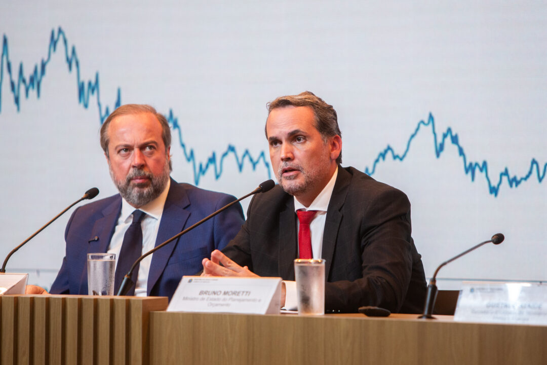 Governo, de olho nas eleições, subsidia gasolina