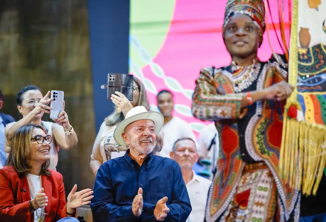 Crusoé: Lula absolve compradores de celulares roubados