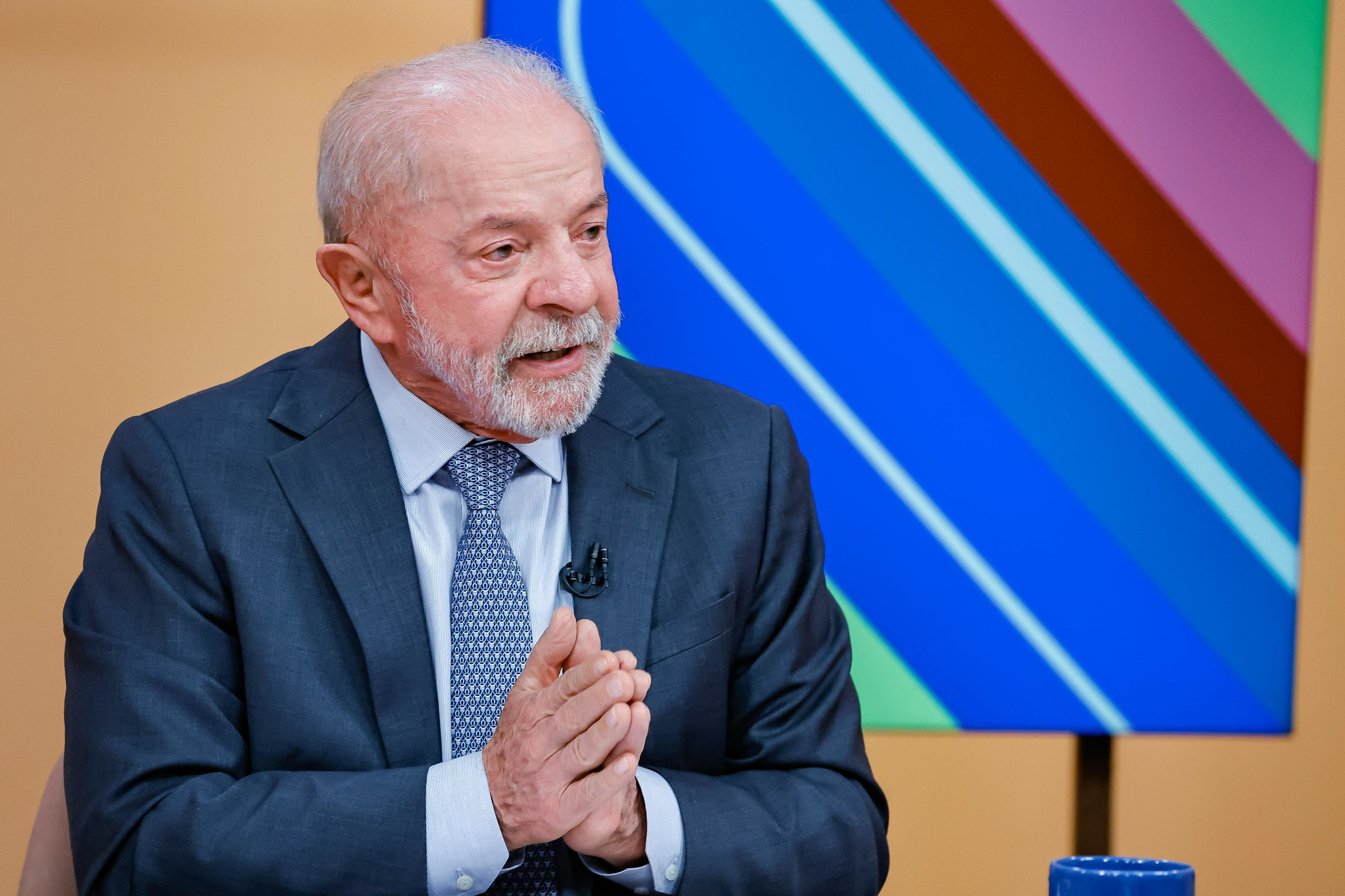 Lula faz radioterapia após remover lesão na cabeça