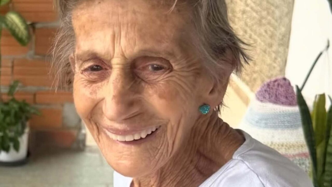Aos 92 anos, Vó da Havan tem carteira assinada e quebra recorde nacional