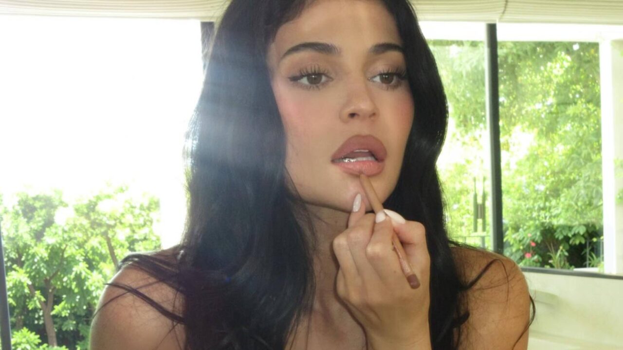 Kylie Jenner usa “joias roubadas” do Louvre e surpreende o Met Gala 2026