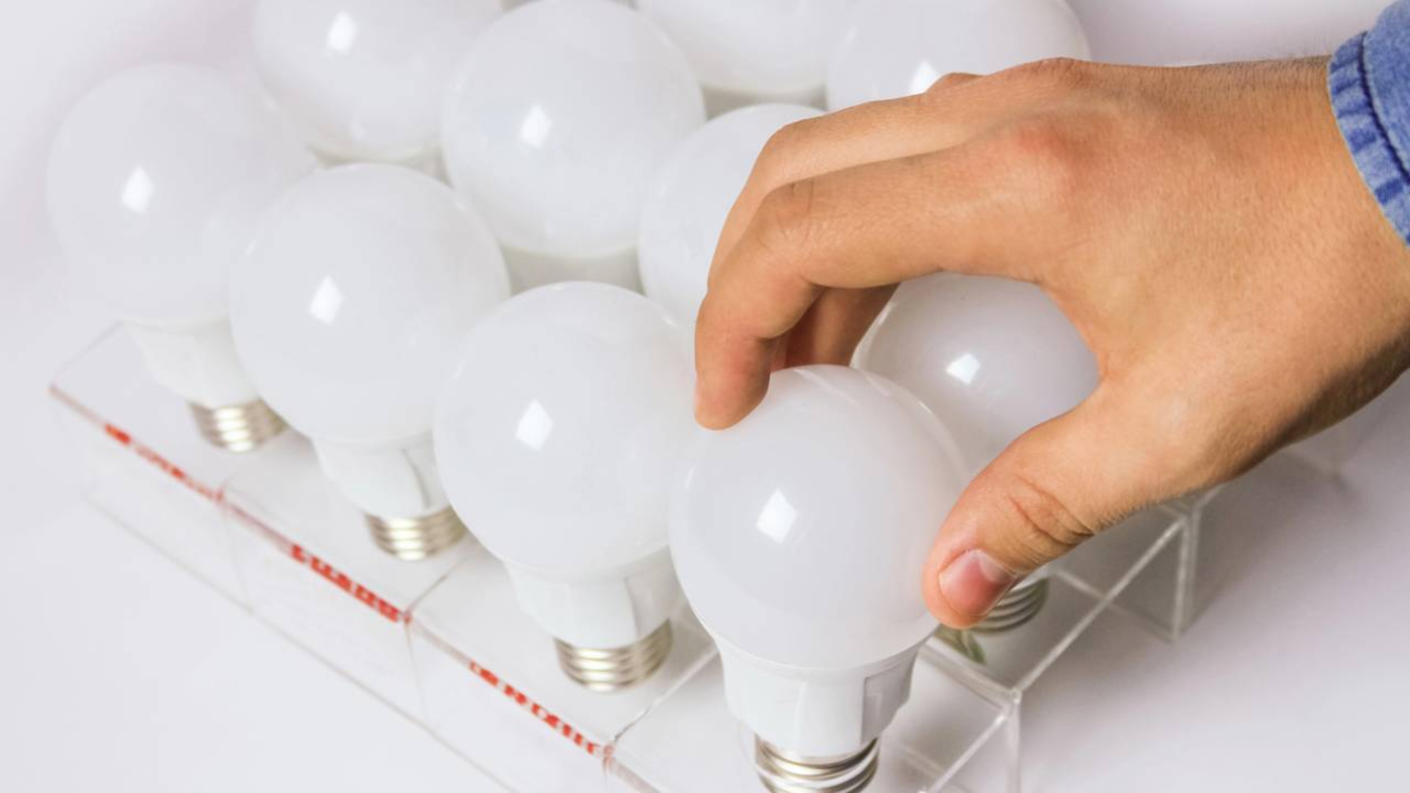 Adeus lâmpadas LED: em 2026, esse método não só é melhor, como também bem mais econômico