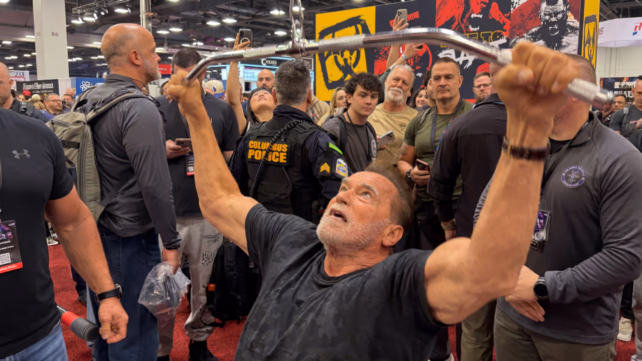 Arnold Schwarzenegger, sobre seus treinos aos 78 anos: ‘Não importa o quanto doa, não importa o peso que eu tenha, eu conquisto uma vitória todos os dias’
