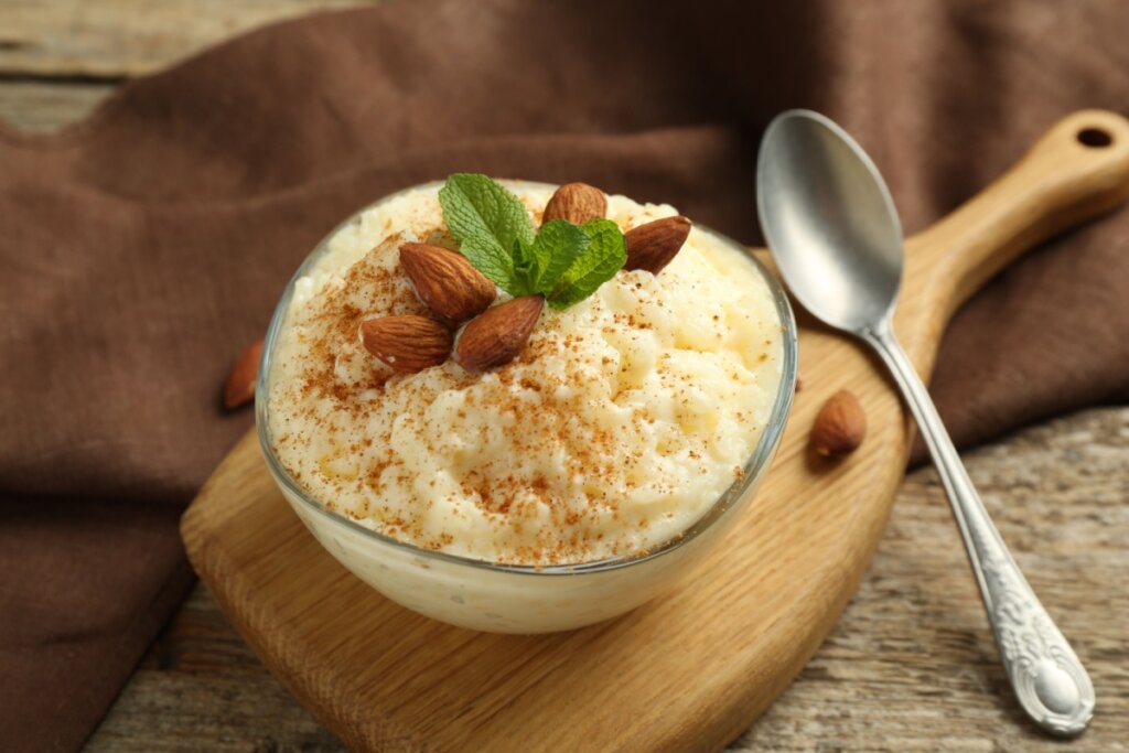 Arroz doce: 3 receitas cremosas e práticas para os dias frios