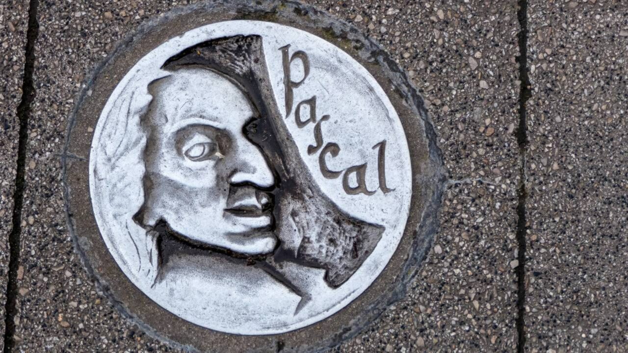 Blaise Pascal: “Toda a infelicidade dos homens vem de uma só coisa: não saber ficar quieto em um quarto.”