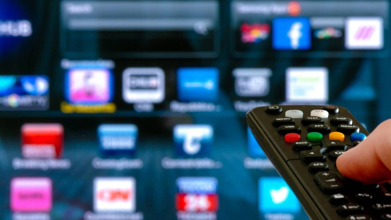 Brasil ganha 1,1 mil canais de TV digital grátis; saiba como usar para economizar na Netflix