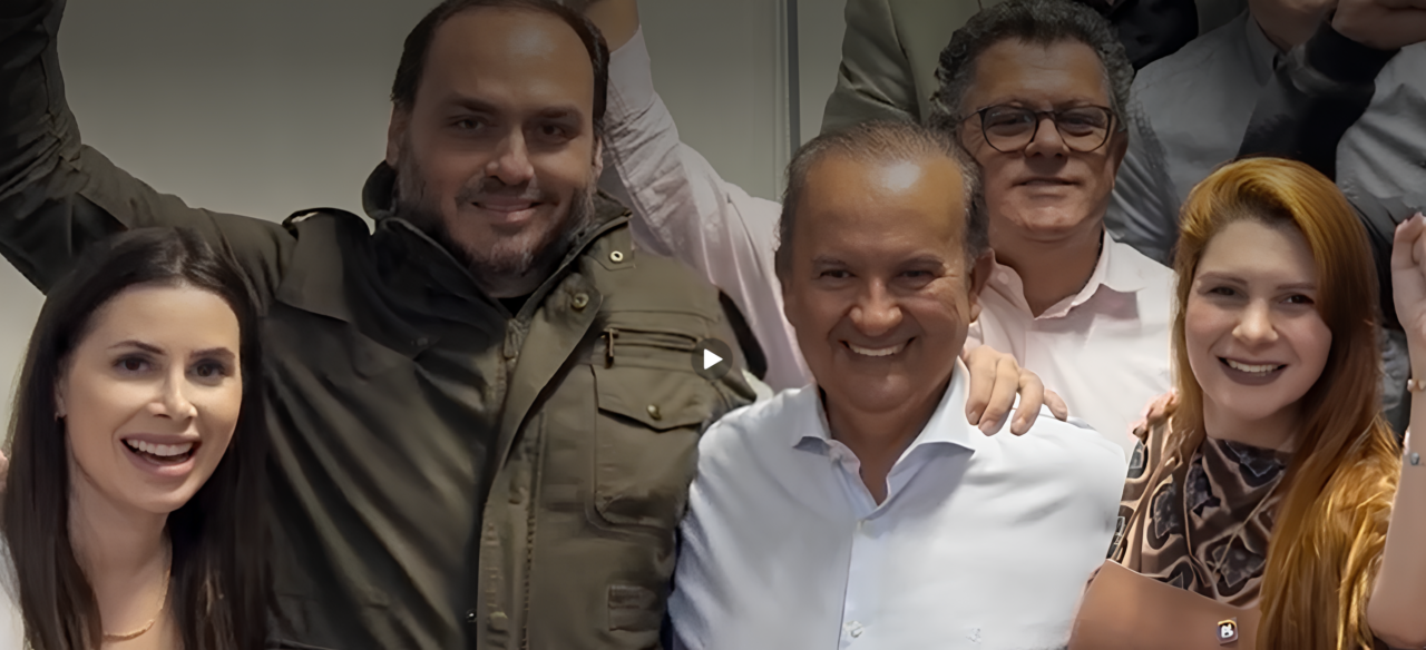 Carlos Bolsonaro propagandeia pedido de desculpas a Campagnolo