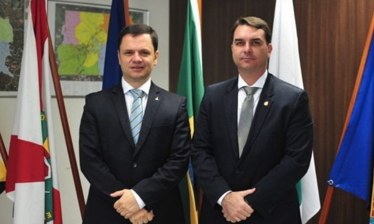 Flávio visita Anderson Torres na Papudinha