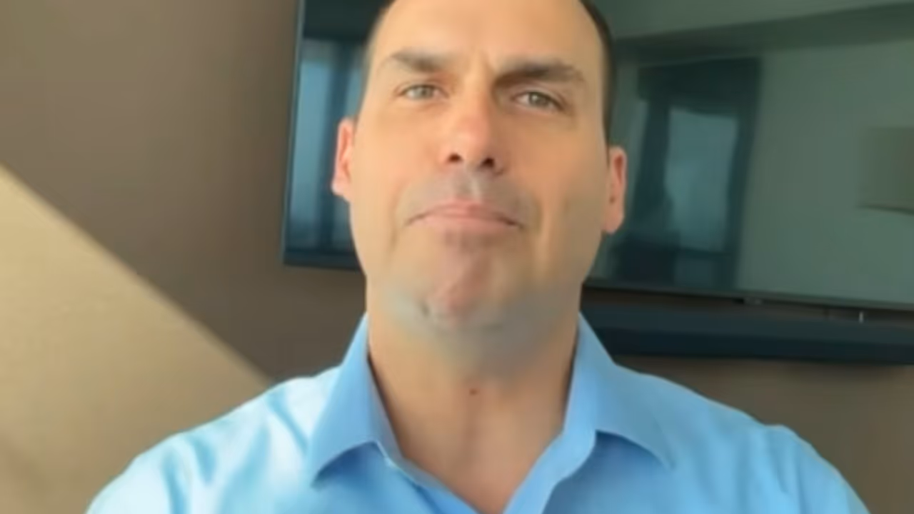 Eduardo rebate Salles: “Botou o rabinho entre as pernas”
