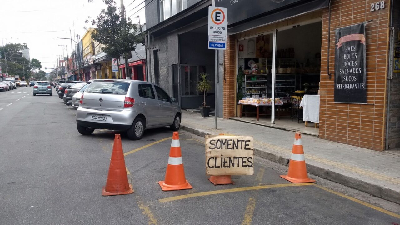 O que diz a lei sobre quando o comércio reservar vaga na rua para clientes?