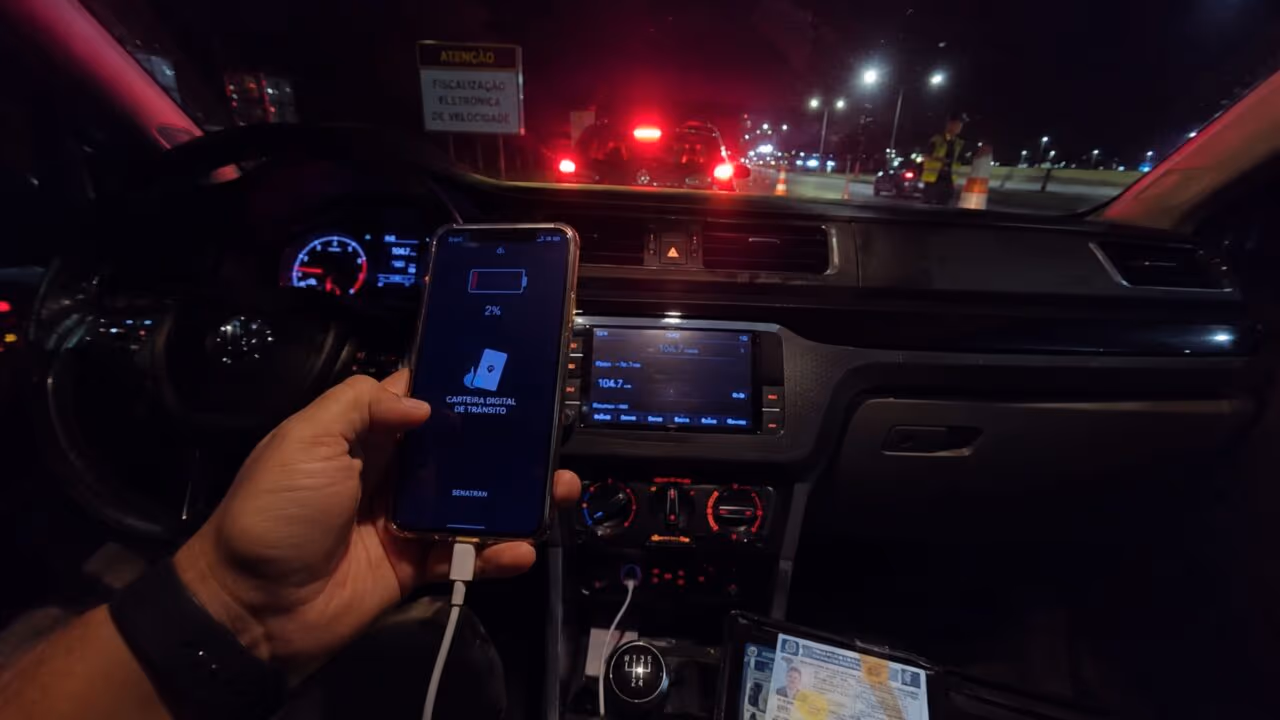Utilizar CNH digital tem a mesma validade da física? O que diz a lei