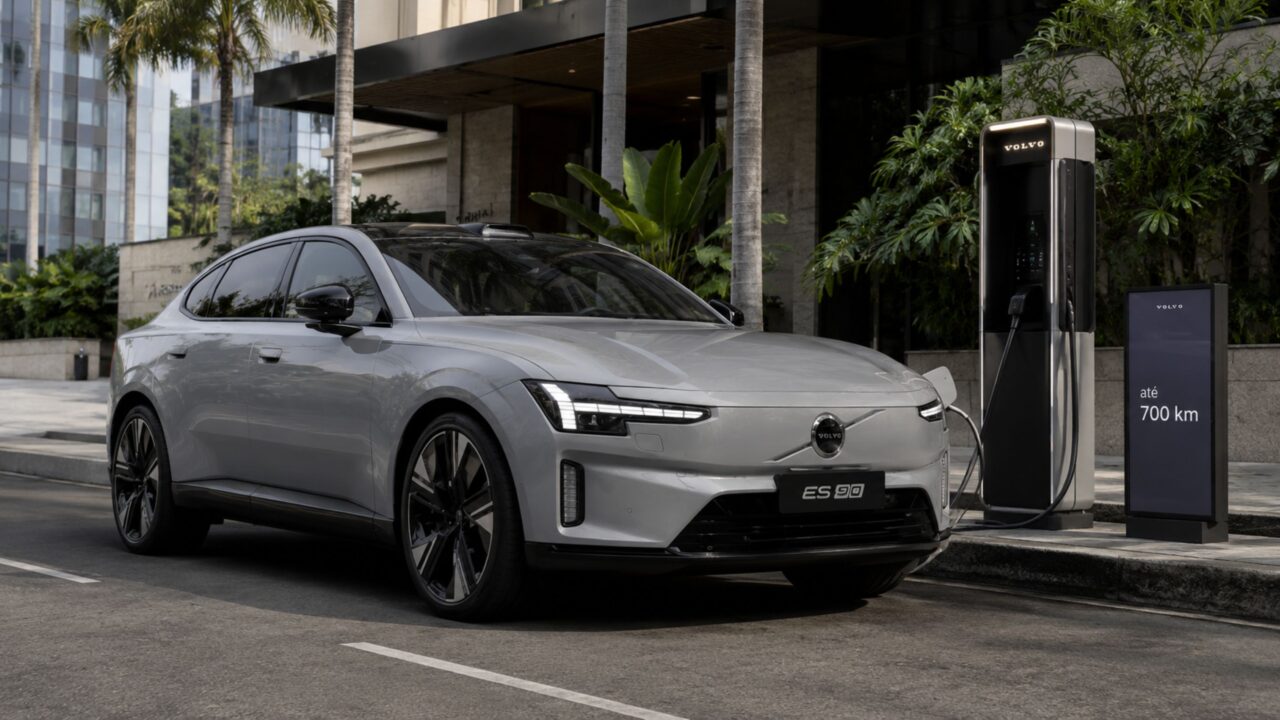 Volvo ES90 mira BMW i5, Mercedes EQE e Audi A6 e-tron com tecnologia de ponta e até 700 km