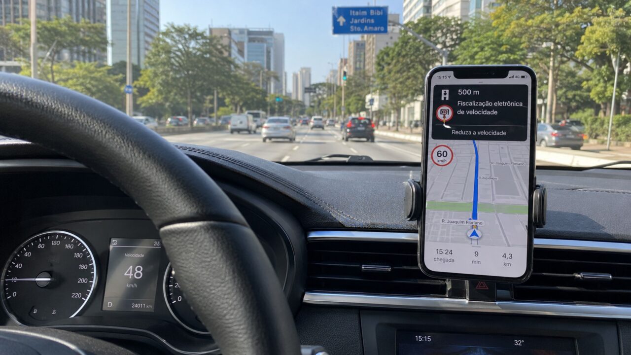 A lei permite utilizar aplicativos como Waze para alertar sobre radares de trânsito?