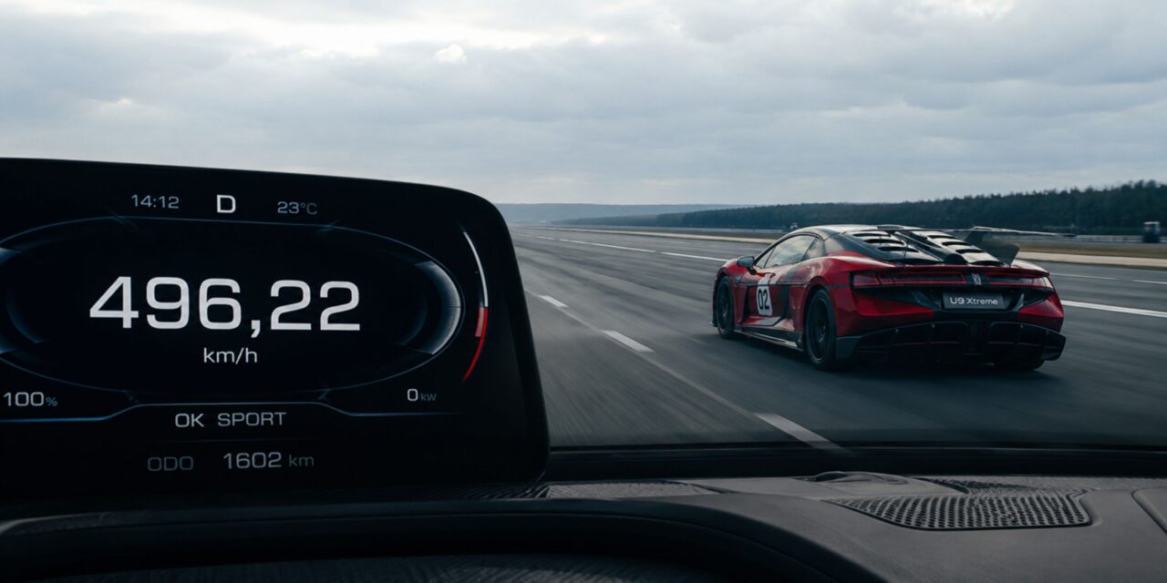 Carro mais rápido do mundo é 100% elétrico e supera motores à combustão chegando a quase 500 km/h