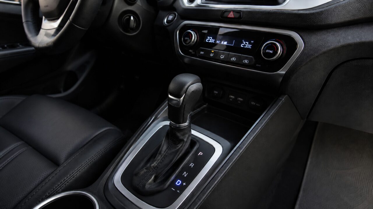 5 carros usados automáticos até R$ 90 mil para quem quer fugir da embreagem e ter mais conforto em trânsito pesado