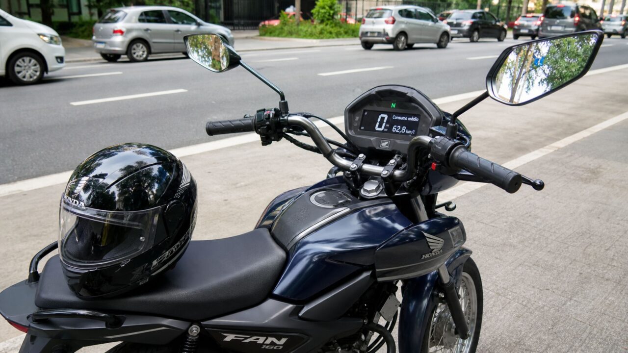 Cinco motos 0 km perfeitas para quem quer rodar na cidade e quase não passar no posto de gasolina