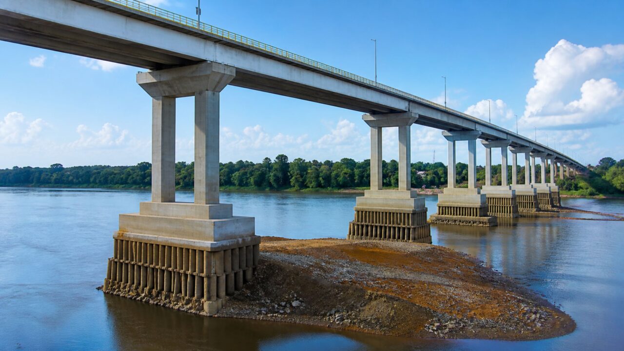 Como são construídas pontes sobre águas? o segredo revelado por engenheiro é mais simples do que parece