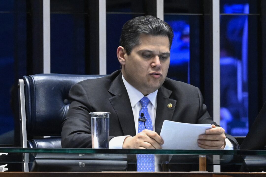 PEC do fim da escala 6×1 passará por comissões do Senado, diz Alcolumbre
