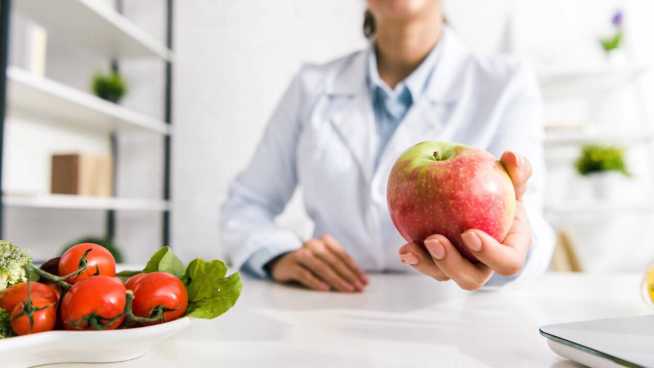 Diabetes: essa fruta ajuda a regular o açúcar e o hábito matinal que transforma sua saúde