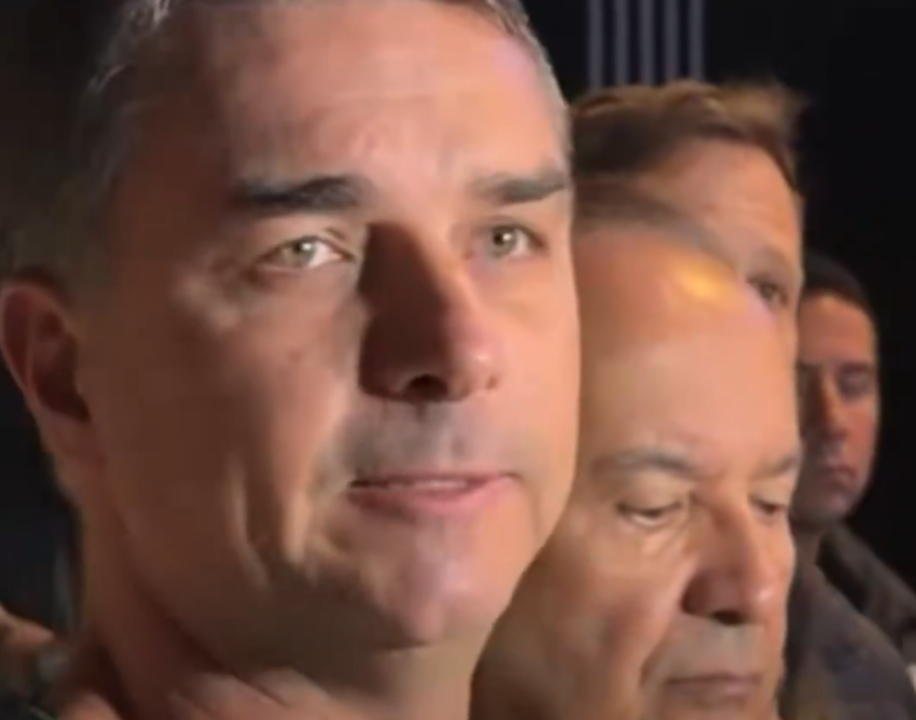 Flávio Bolsonaro: “Quatro anos é muito pouco para um mandato só”