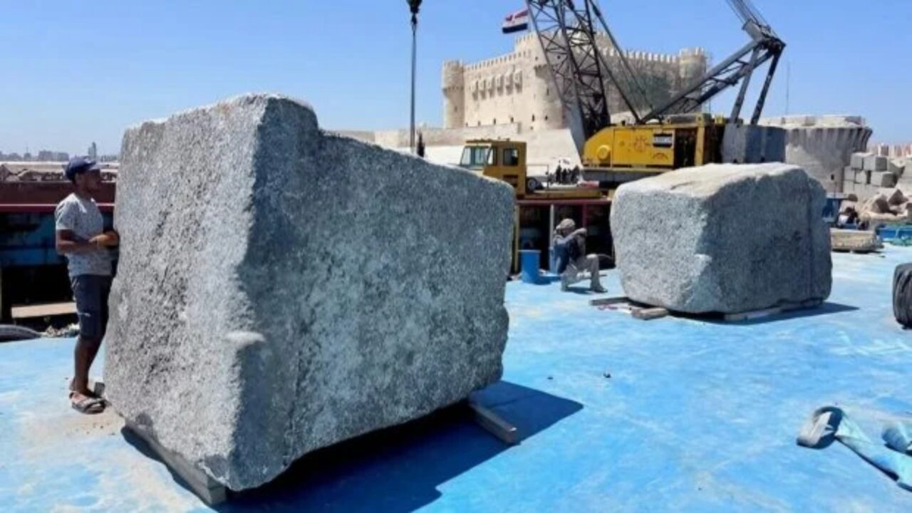 Historiadores choram emocionados após acharem uma das sete maravilhas do mundo em blocos de 80 toneladas