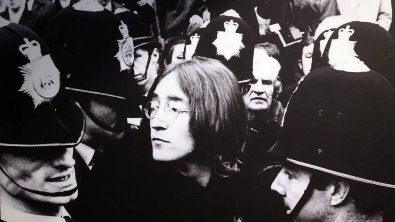 John Lennon: “A vida é aquilo que acontece enquanto estamos ocupados fazendo outros planos”