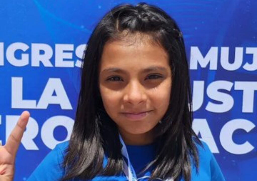Menina autista conclui mestrado aos 11 anos e revela sonho de ir para o espaço