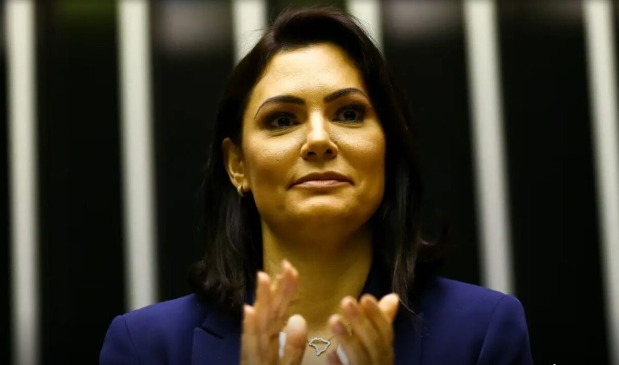 Michelle bate o martelo e vai disputar o Senado pelo DF