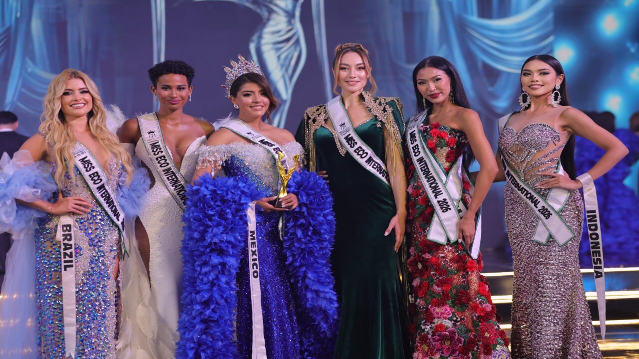 O tombo da representante brasileira no palco do Miss Eco International; assista