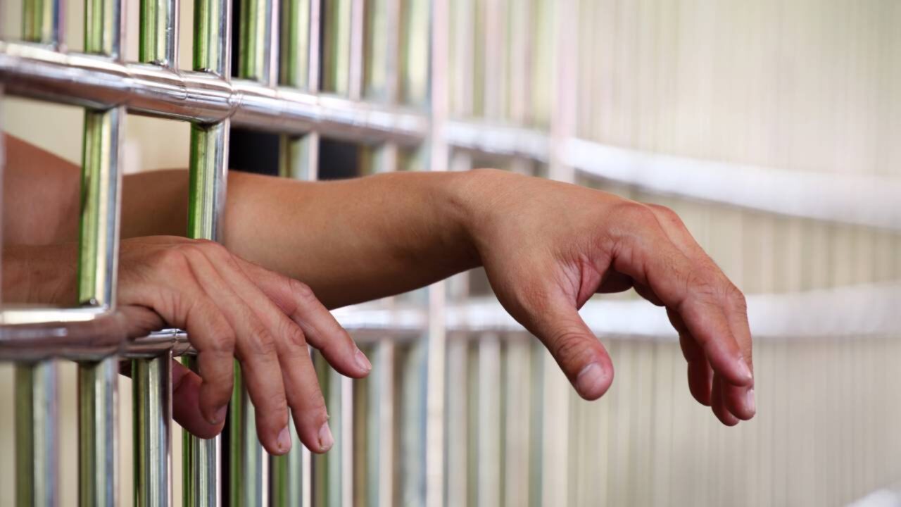 Pena por homicídio pode ser maior quando crime deixa menores órfãos? O que decidiu o STJ