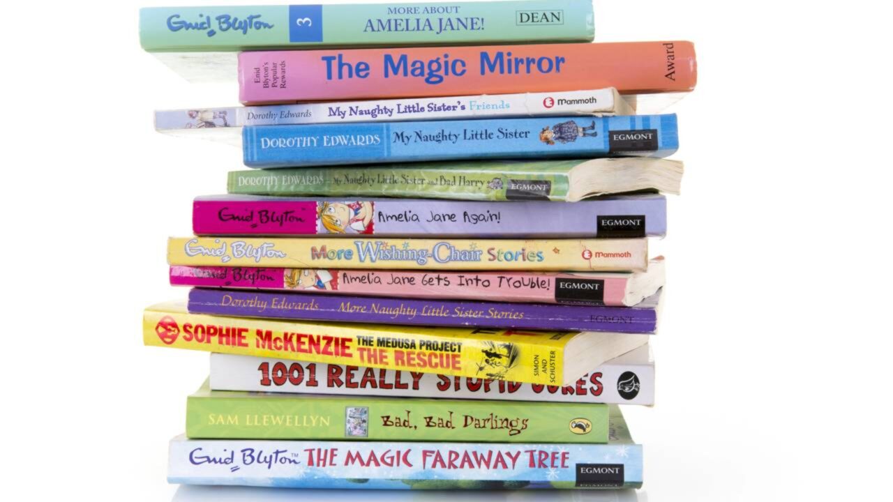 Pesa menos de um grama, mas tem 32 páginas: o menor livro infantil do mundo existe e nasceu nos Açores