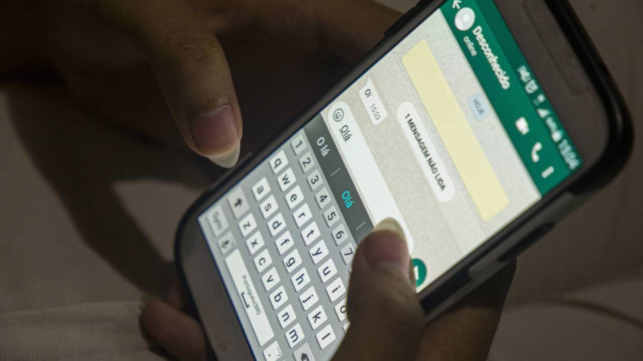 Psicólogos concordaram Pessoas que não falam em grupos do WhatsApp fazem isso como forma de respeito
