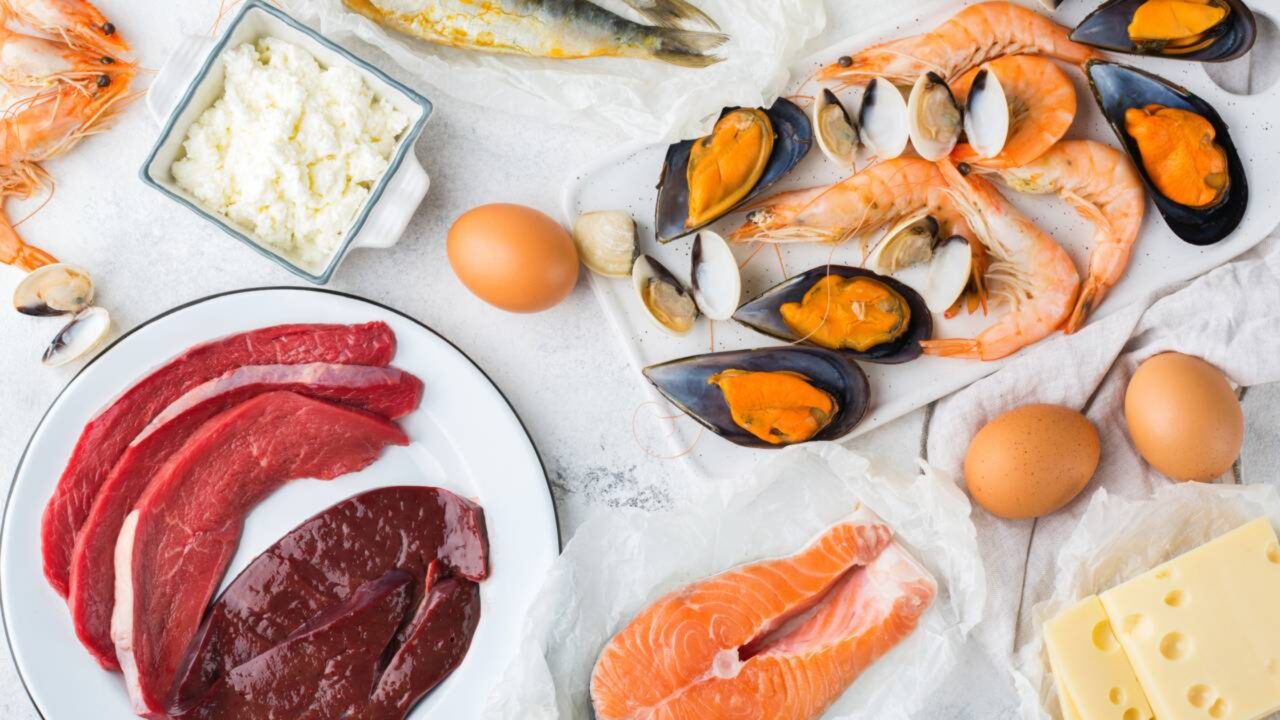 Quer ter um envelhecimento saudável Novas pesquisas mostram que a vitamina B12 é o segredo
